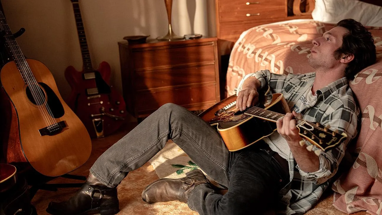 Deliver Me From Nowhere' Review: Jeremy Allen White as Springsteen