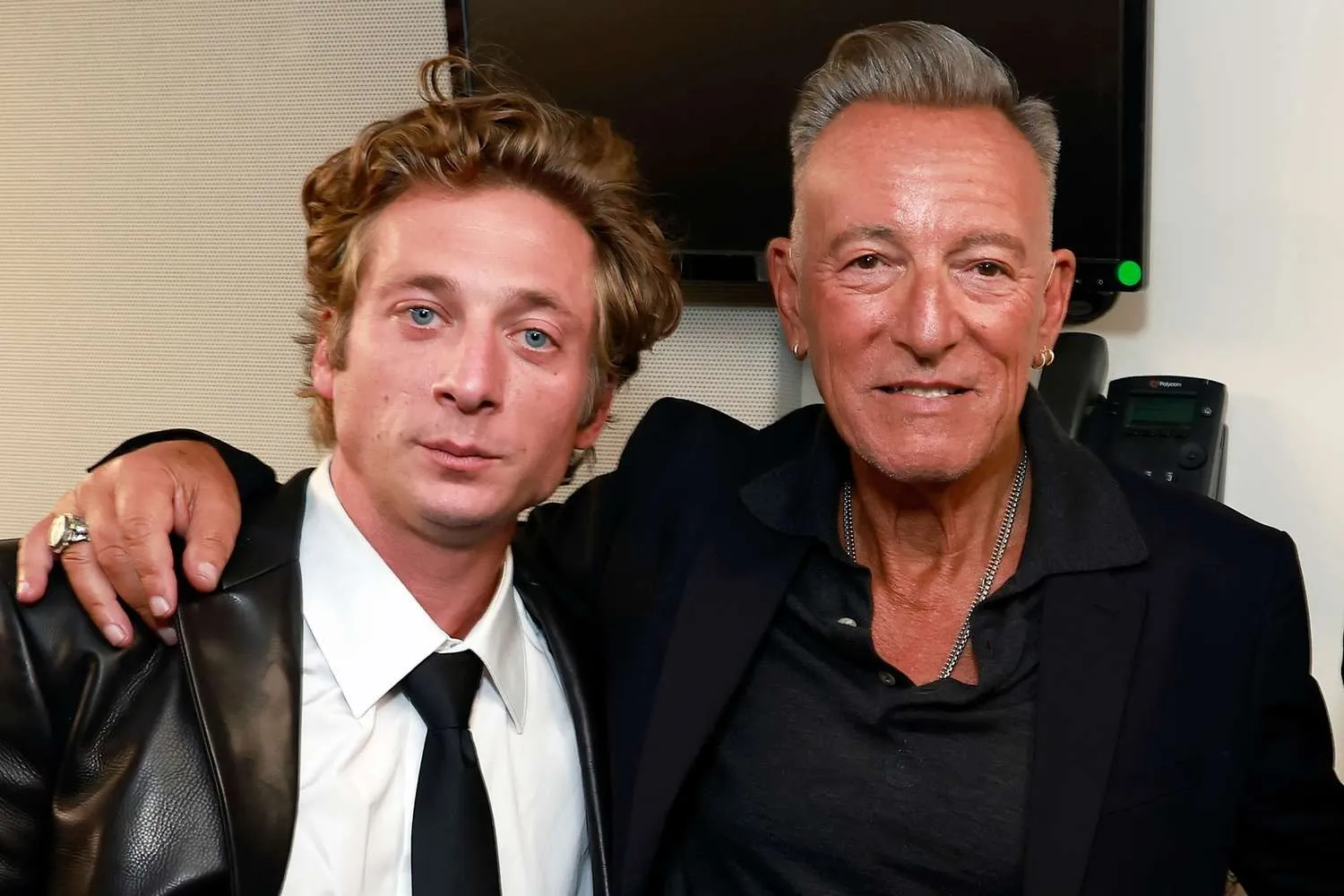 Jeremy-Allen-White-Bruce-Springsteen-New-York-Film-Festival-Spotlight-Gala-092925-4776304850b24c6c83023586cf5ec242 (1)